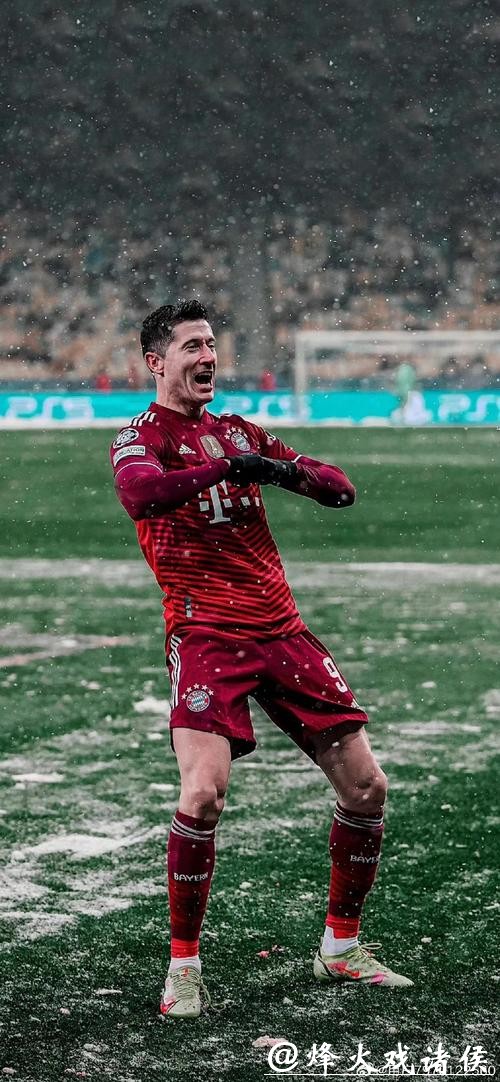 莱万希望拜仁引进萨内 认为恢复联赛是正确决定 莱万希望拜仁引进萨内 认为恢复联赛是正确决定