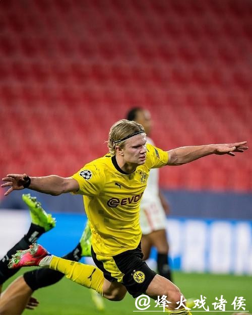 19岁锋线新星哈兰德加盟多特蒙德