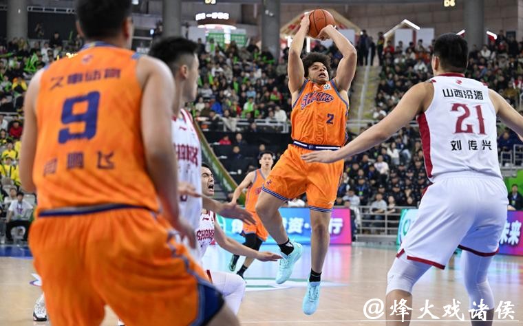 这次可以“半场开香槟”，上海男篮大胜山西队，成功卫冕CBA俱乐部杯