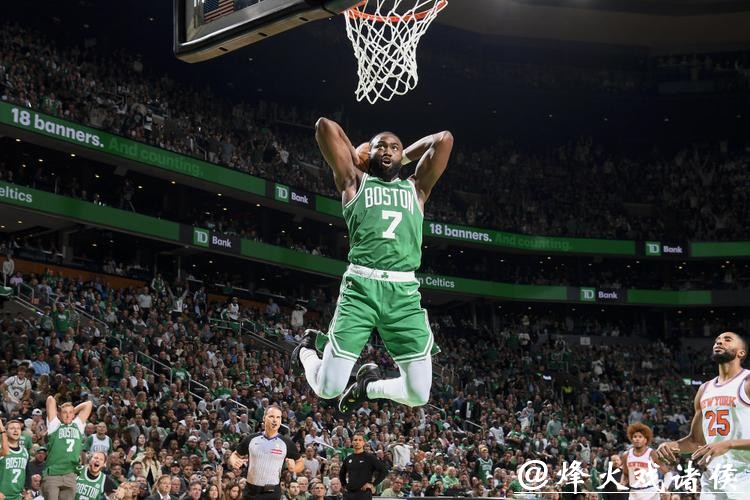 29记三分平历史纪录!绿军揭幕战大胜尼克斯 29记三分平历史纪录!绿军揭幕战大胜尼克斯